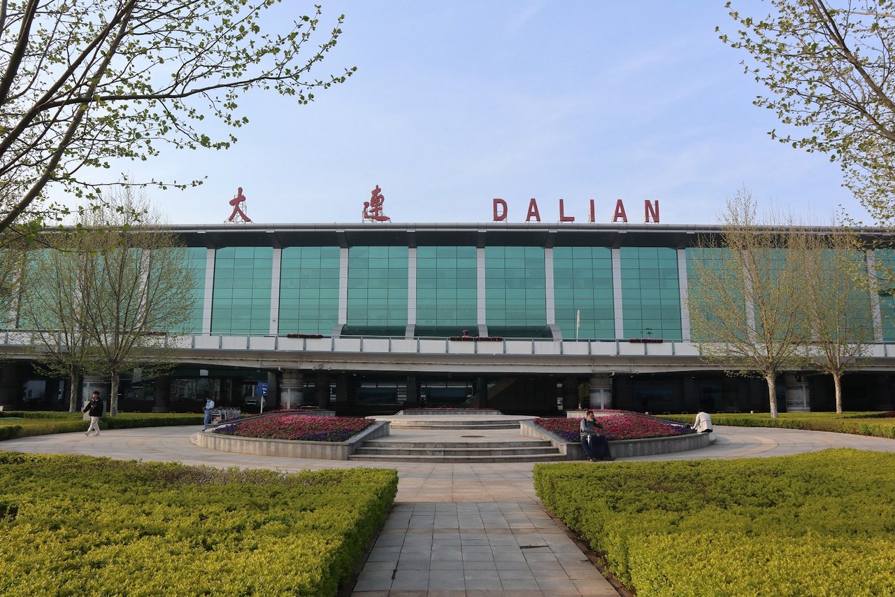 다롄공항 흡연실 3